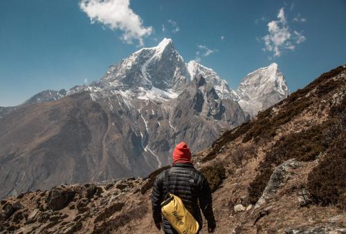 Lori Schneider padece de EM y subió el Monte Everest
